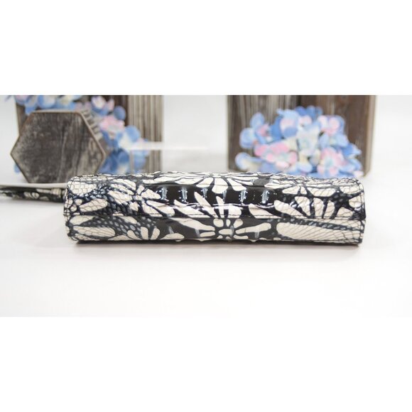 Brahmin Batik Melbourne Leather Daisy Clutch Wristlet NWT - Picture 6 of 8